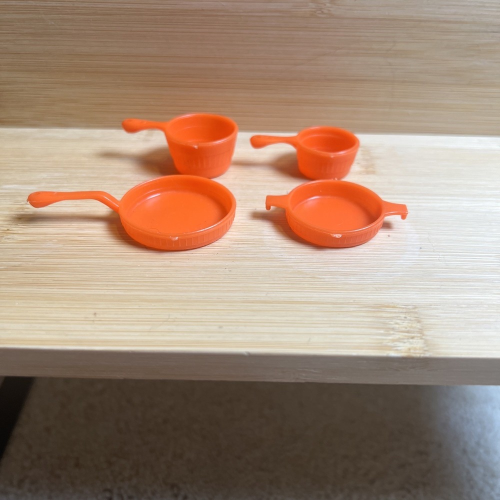 Vintage 1978 Barbie dream furniture stove oven Play Set Orange Pots Pans Parts